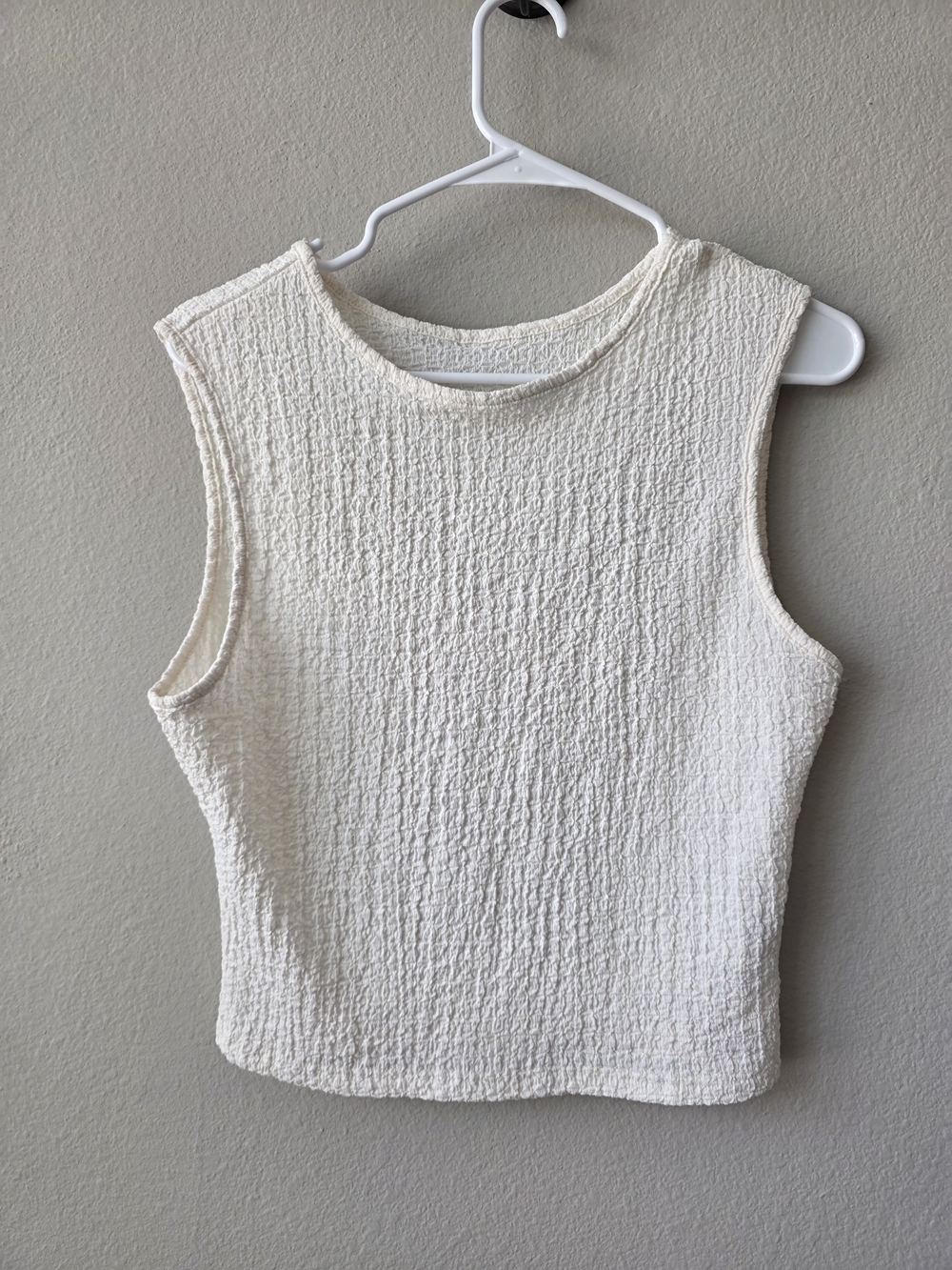 Chic Sleeveless Cream Textured Cropped Tank Top